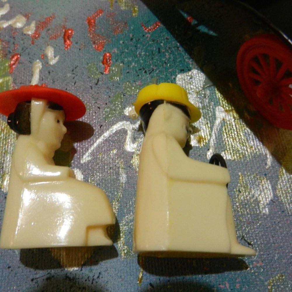 VTG Model A salt shakers his and hers duo made in USA collectible salt cellars - Picture 10 of 16
